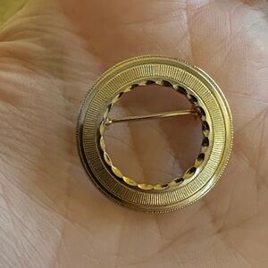 Gold vintage Circular Brooch